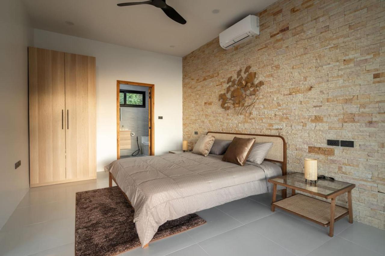 Sunrise Hills Tranquil 4br Pool Sea View Feriehus *